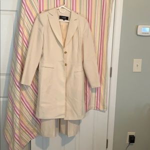 Levine classics 3- pc suit set